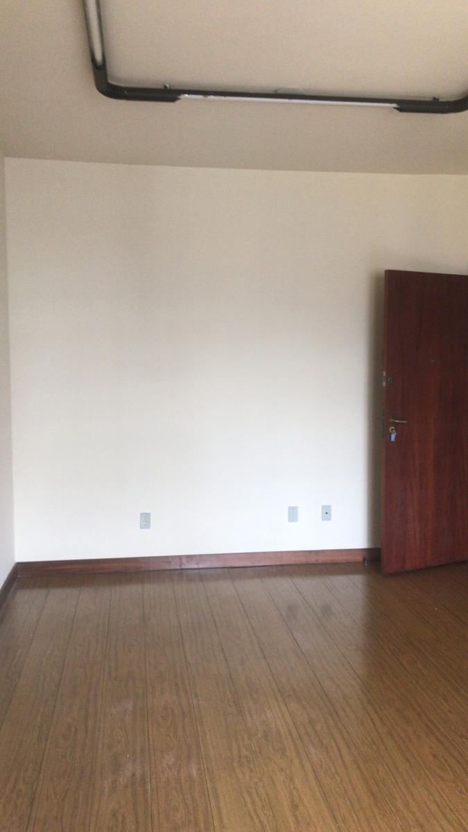 Sala, Funcionários