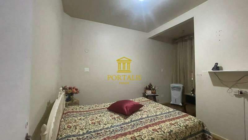 Apartamento, Centro, 4 Quartos, 0 Vaga, 1 Suíte