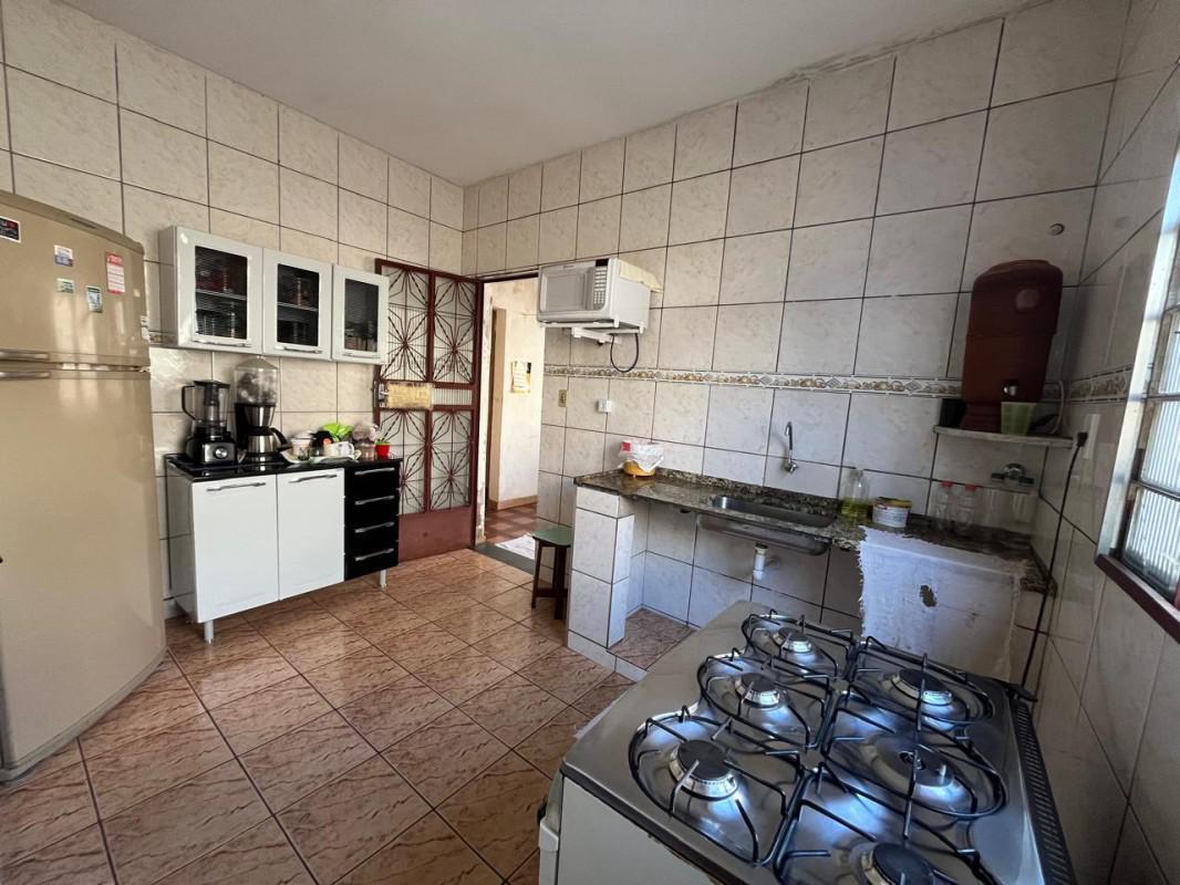 Casa, Milionários, 3 Quartos, 1 Vaga, 1 Suíte
