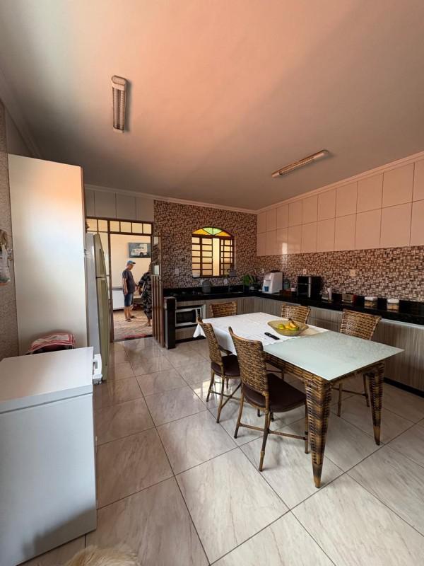 Casa, Tirol, 3 Quartos, 3 Vagas, 1 Suíte