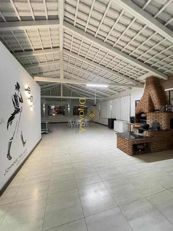 Prédio, Centro, 3 Quartos, 4 Vagas, 1 Suíte