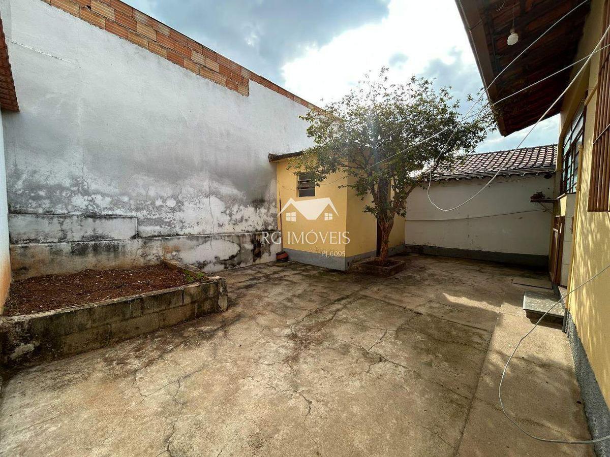 Casa, Betânia, 3 Quartos, 2 Vagas, 1 Suíte