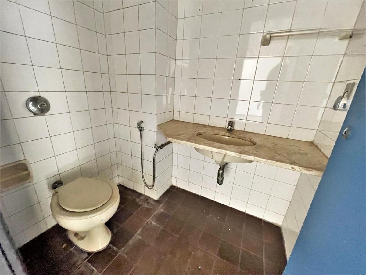 Sala, Centro, 0 Quarto, 10 Vagas
