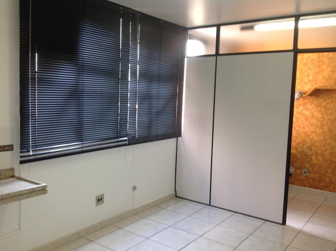 Sala, Barro Preto, 0 Quarto, 1 Vaga