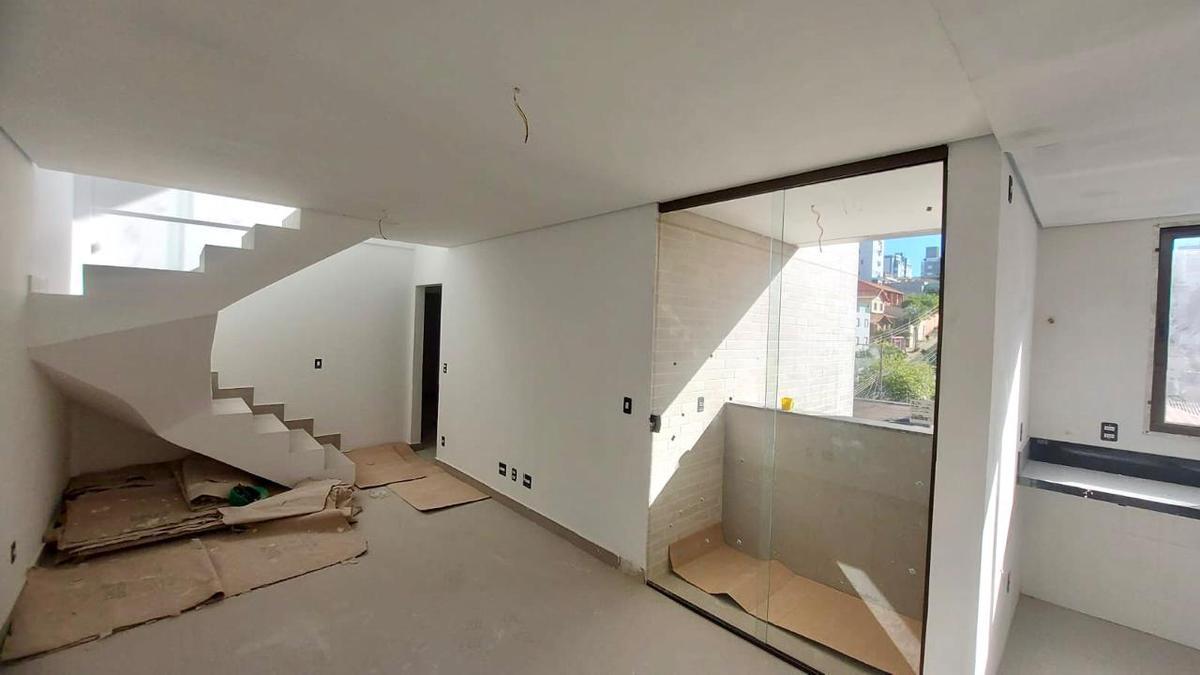 Cobertura, Sagrada Família, 3 Quartos, 2 Vagas, 1 Suíte