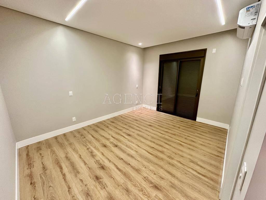 Casa, Alphaville - Lagoa dos Ingleses, 4 Quartos, 0 Vaga, 4 Suítes