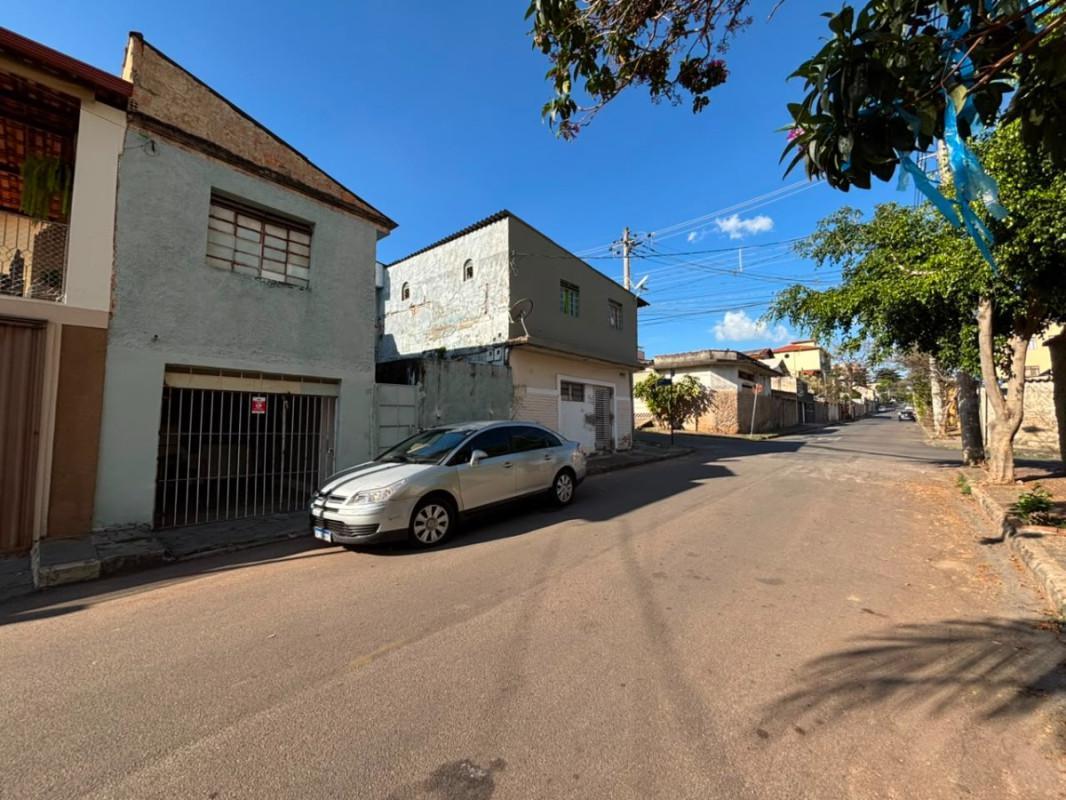 Lote, Sagrada Família, 0 Quarto, 0 Vaga