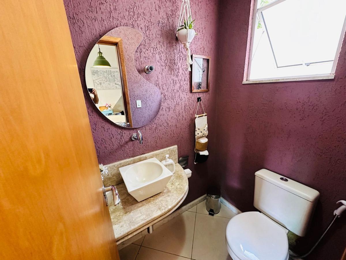 Casa, Trevo, 3 Quartos, 4 Vagas, 1 Suíte