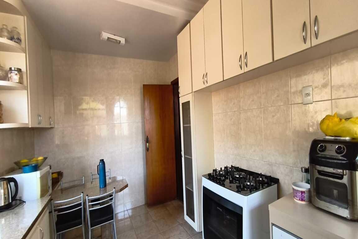 Casa, São Bernardo, 5 Quartos, 4 Vagas, 1 Suíte