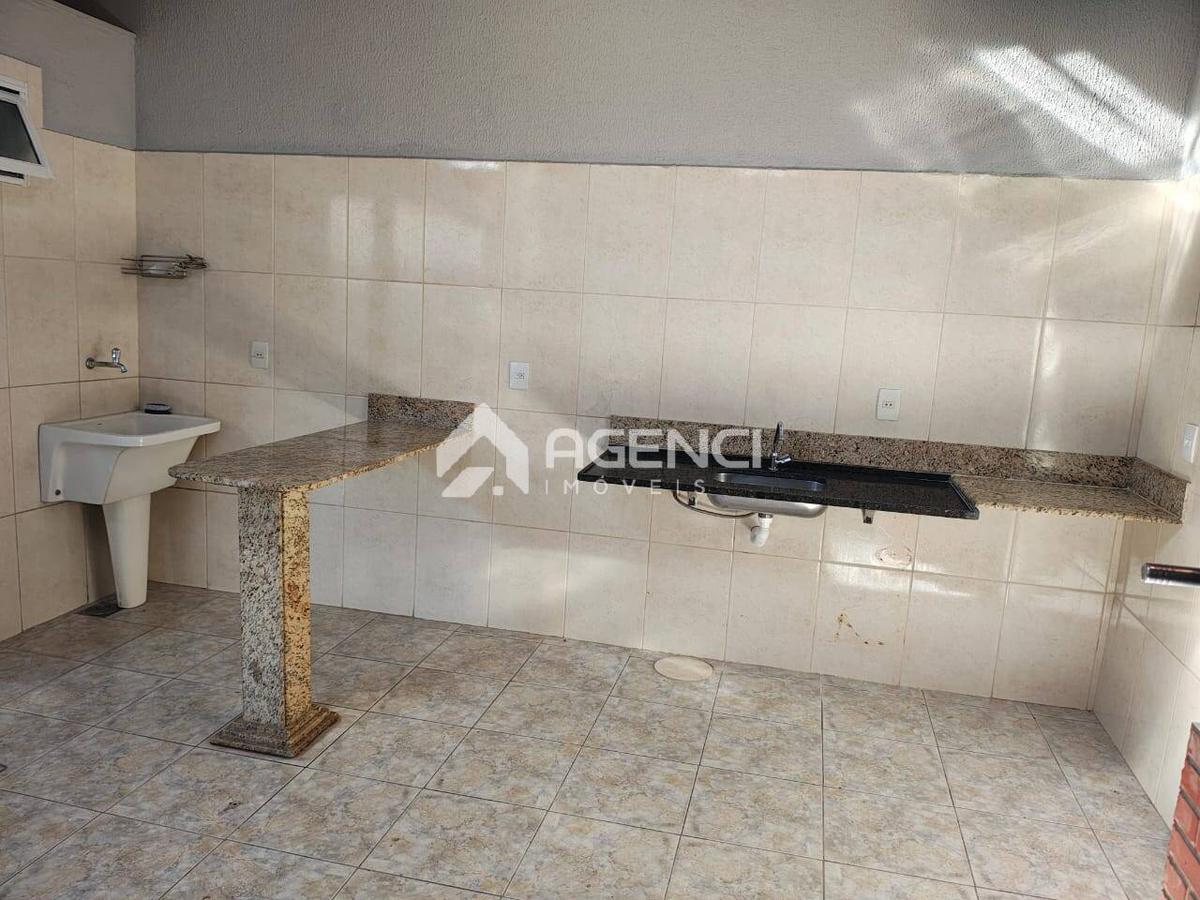 Casa, Santa Mônica, 3 Quartos, 0 Vaga, 1 Suíte