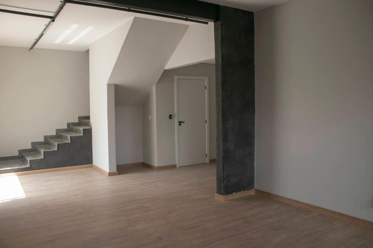 Casa Comercial, Colégio Batista, 5 Quartos, 3 Vagas