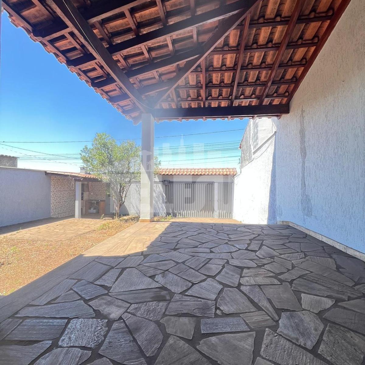 Casa, Parque Rinaldo, 2 Quartos, 2 Vagas, 1 Suíte