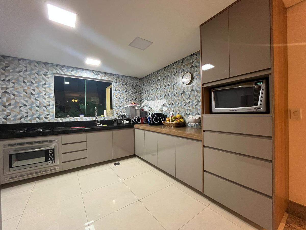 Casa, Teixeira Dias, 3 Quartos, 4 Vagas, 2 Suítes