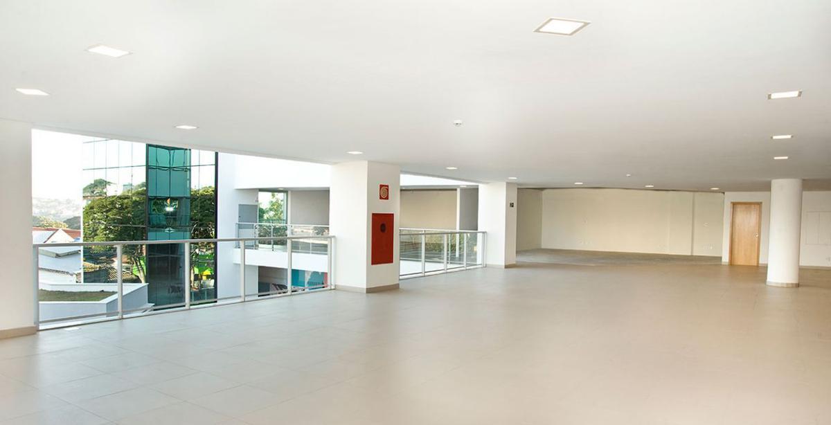 Sala, Aeroporto