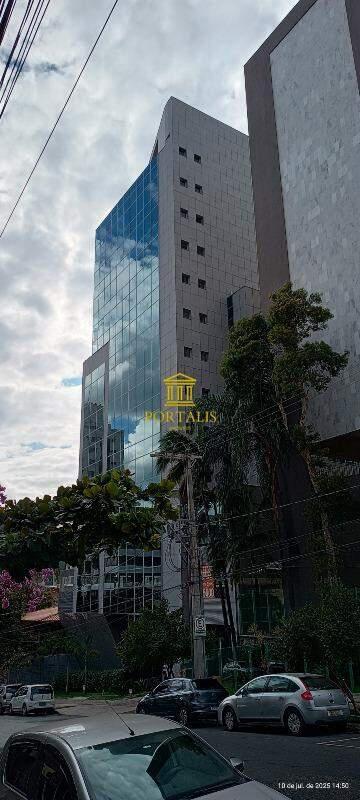 Prédio, Santa Efigênia, 0 Quarto, 108 Vagas