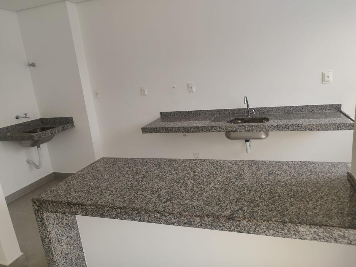 Apartamento, Sagrada Família, 2 Quartos, 2 Vagas, 1 Suíte