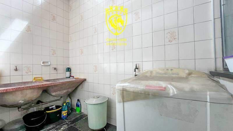 Casa, Santa Terezinha, 4 Quartos, 5 Vagas, 1 Suíte