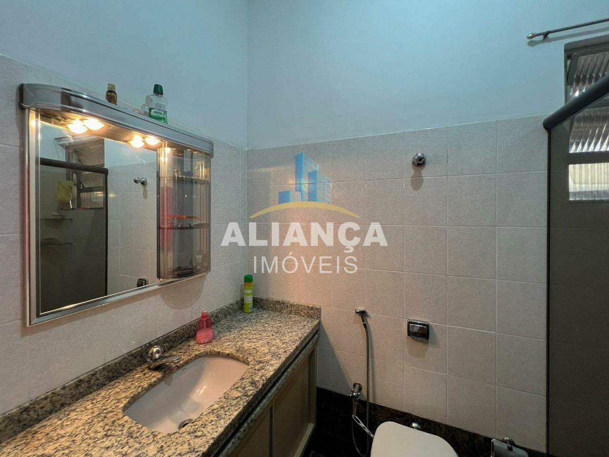 Casa, Centro, 4 Quartos, 1 Vaga, 1 Suíte