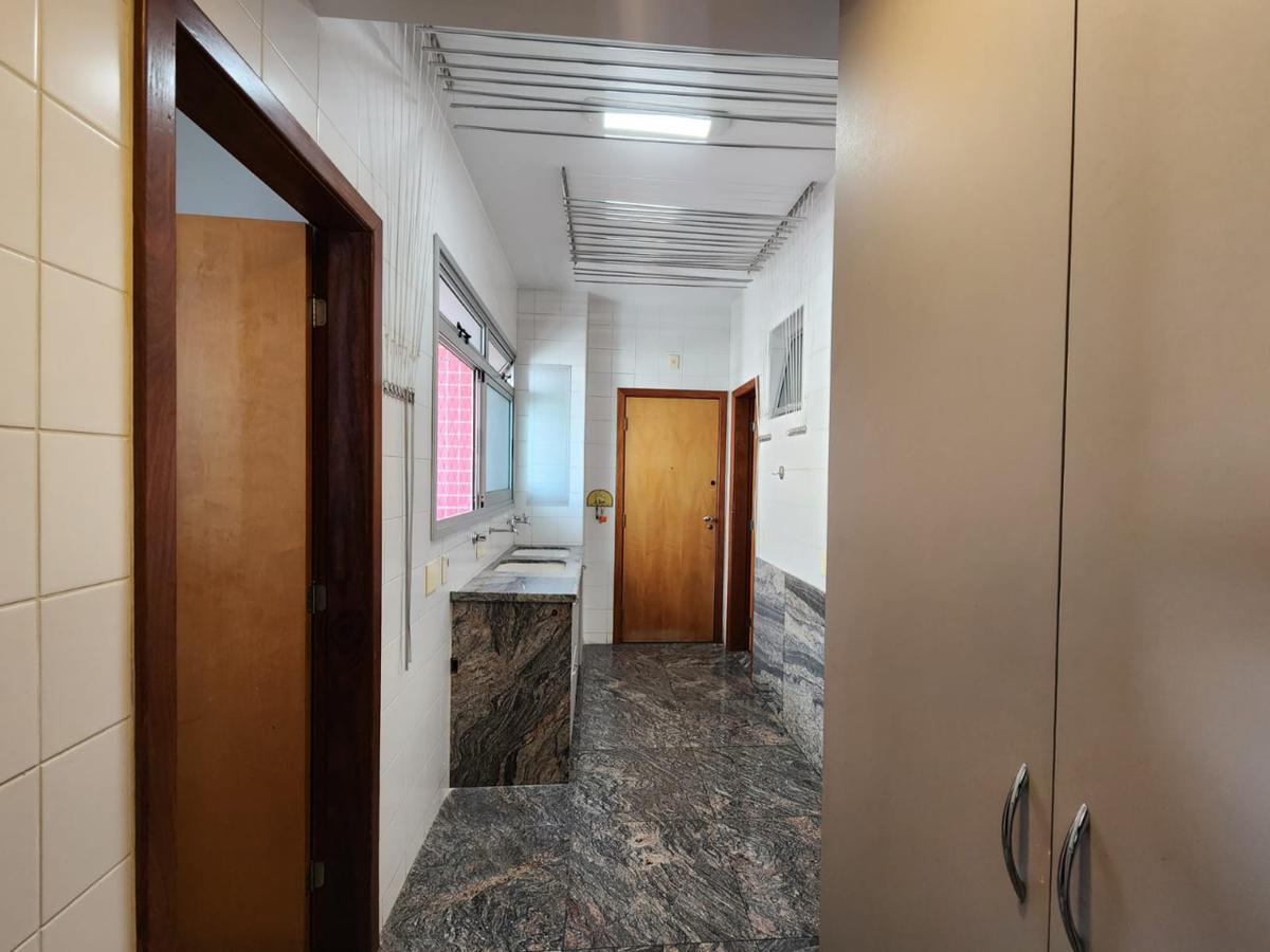 Apartamento, Funcionários, 4 Quartos, 3 Vagas, 2 Suítes
