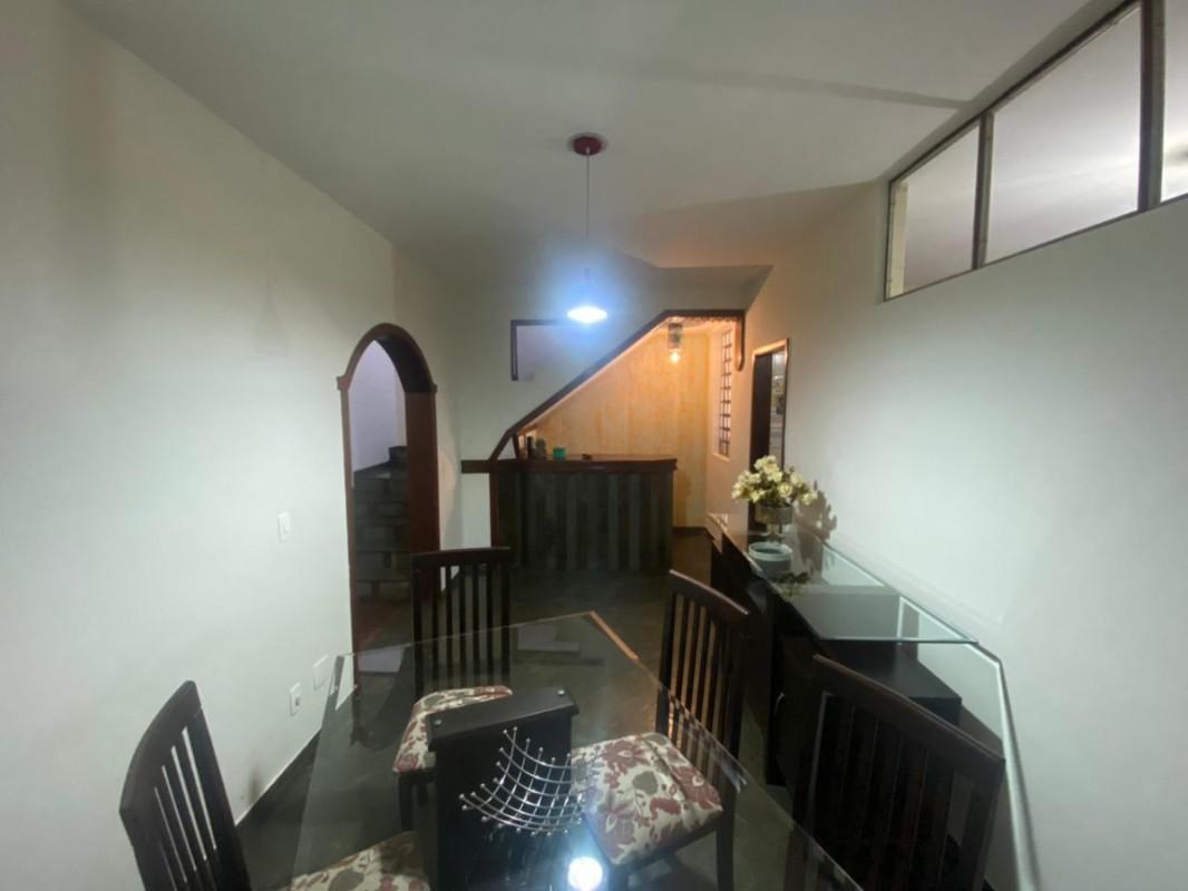 Casa Comercial, Goiânia, 4 Quartos, 2 Vagas, 2 Suítes