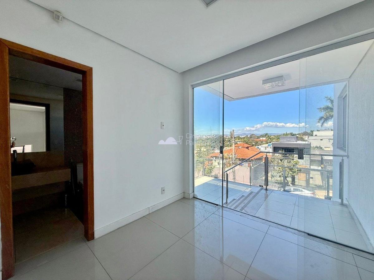 Casa, Trevo, 4 Quartos, 4 Vagas, 2 Suítes