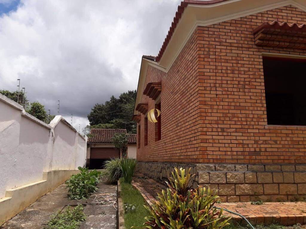 Casa, Centro, 3 Quartos, 5 Vagas, 1 Suíte