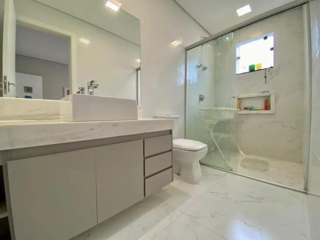 Casa, Planalto, 3 Quartos, 4 Vagas, 3 Suítes