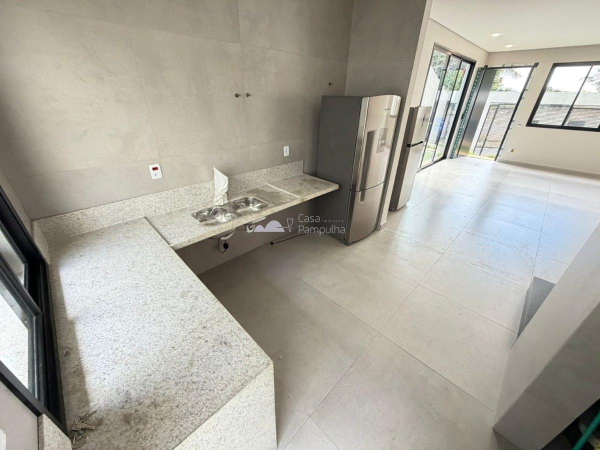 Casa, Trevo, 3 Quartos, 2 Vagas, 2 Suítes