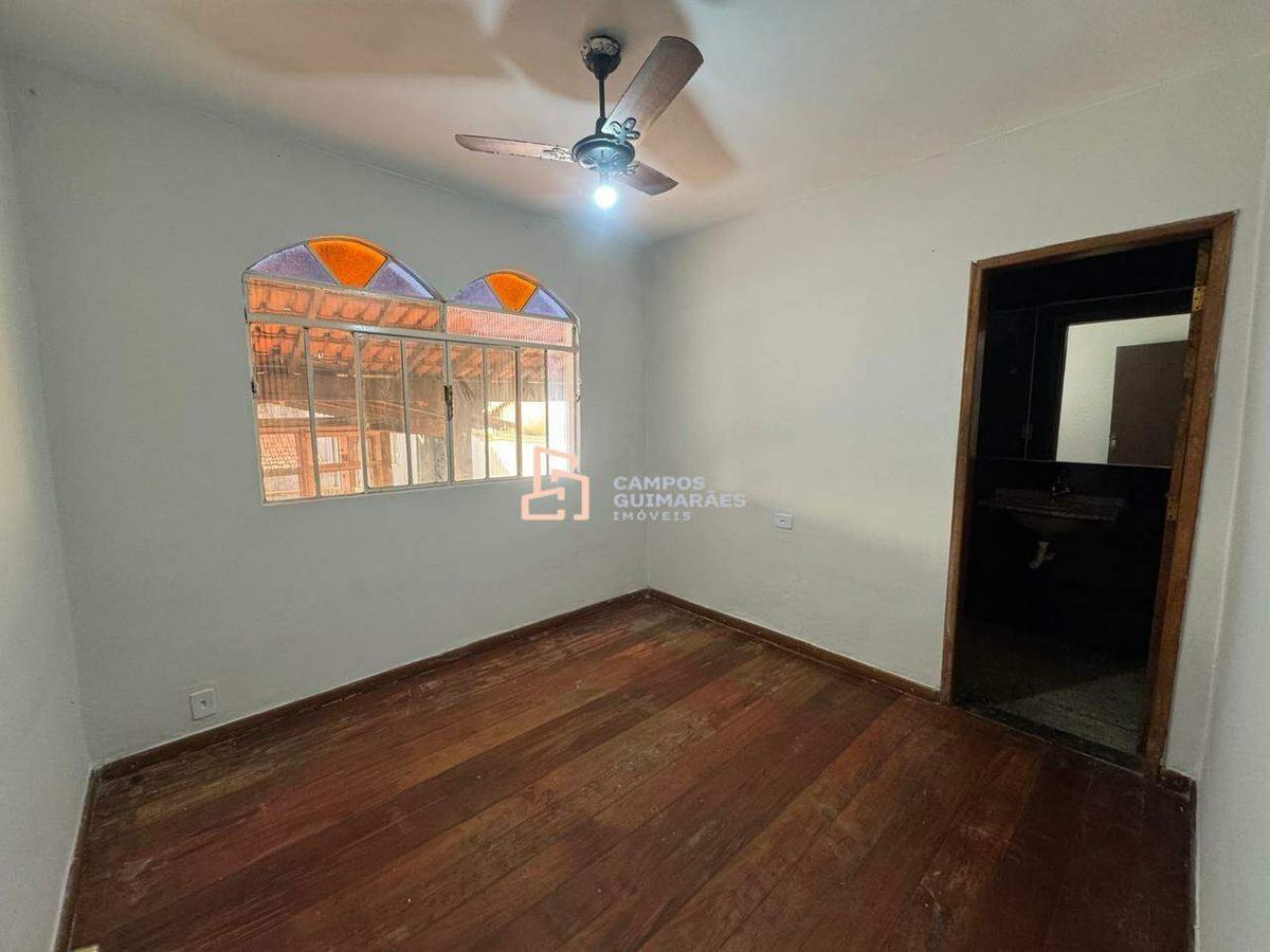 Casa, Solar do Barreiro, 3 Quartos, 4 Vagas, 1 Suíte