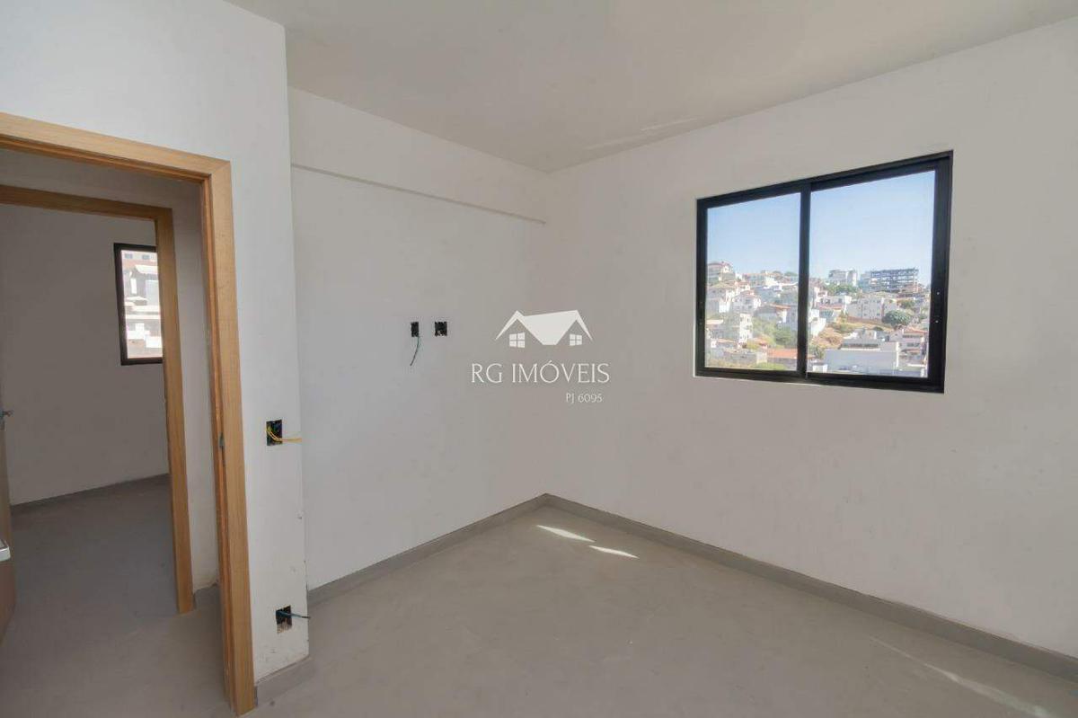 Apartamento, Barreiro, 3 Quartos, 2 Vagas, 1 Suíte