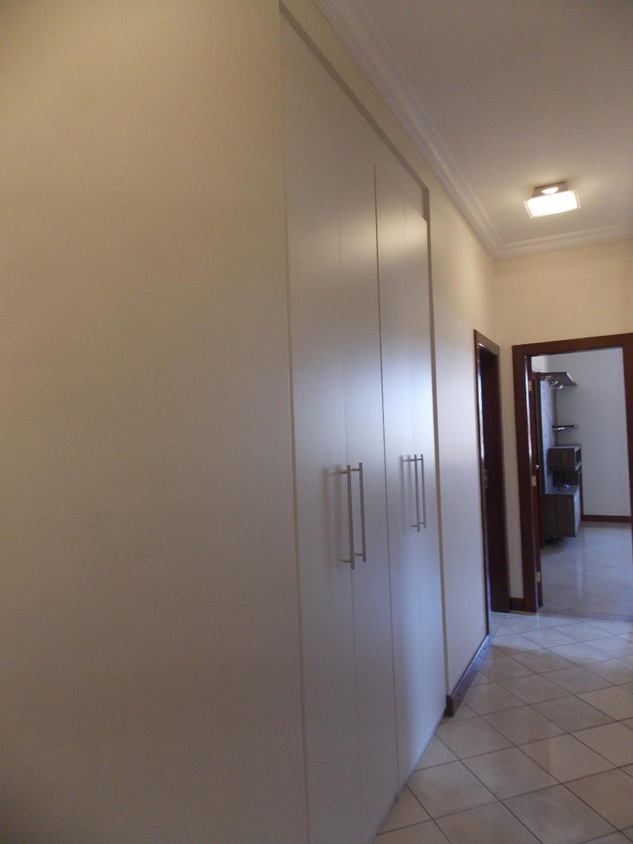 Casa, Havaí, 4 Quartos, 8 Vagas, 2 Suítes