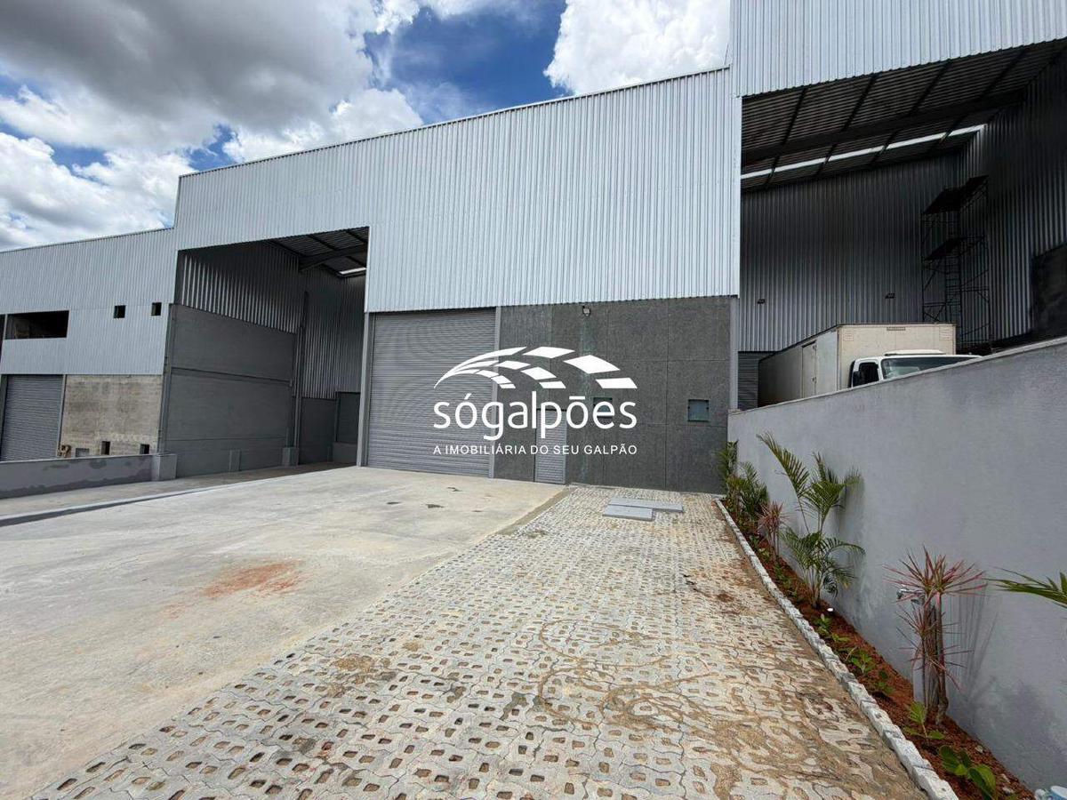 Galpão, Bandeirinhas, 5 Vagas