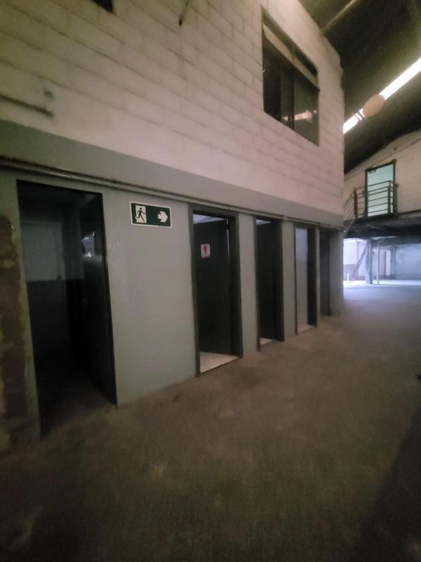 Galpão, Prado, 0 Quarto, 9 Vagas