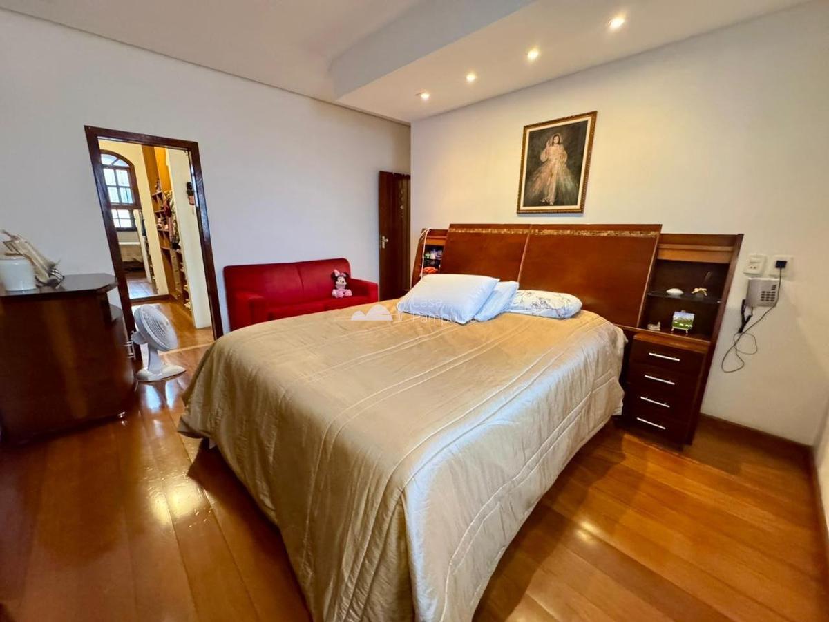 Casa, Trevo, 3 Quartos, 10 Vagas, 1 Suíte