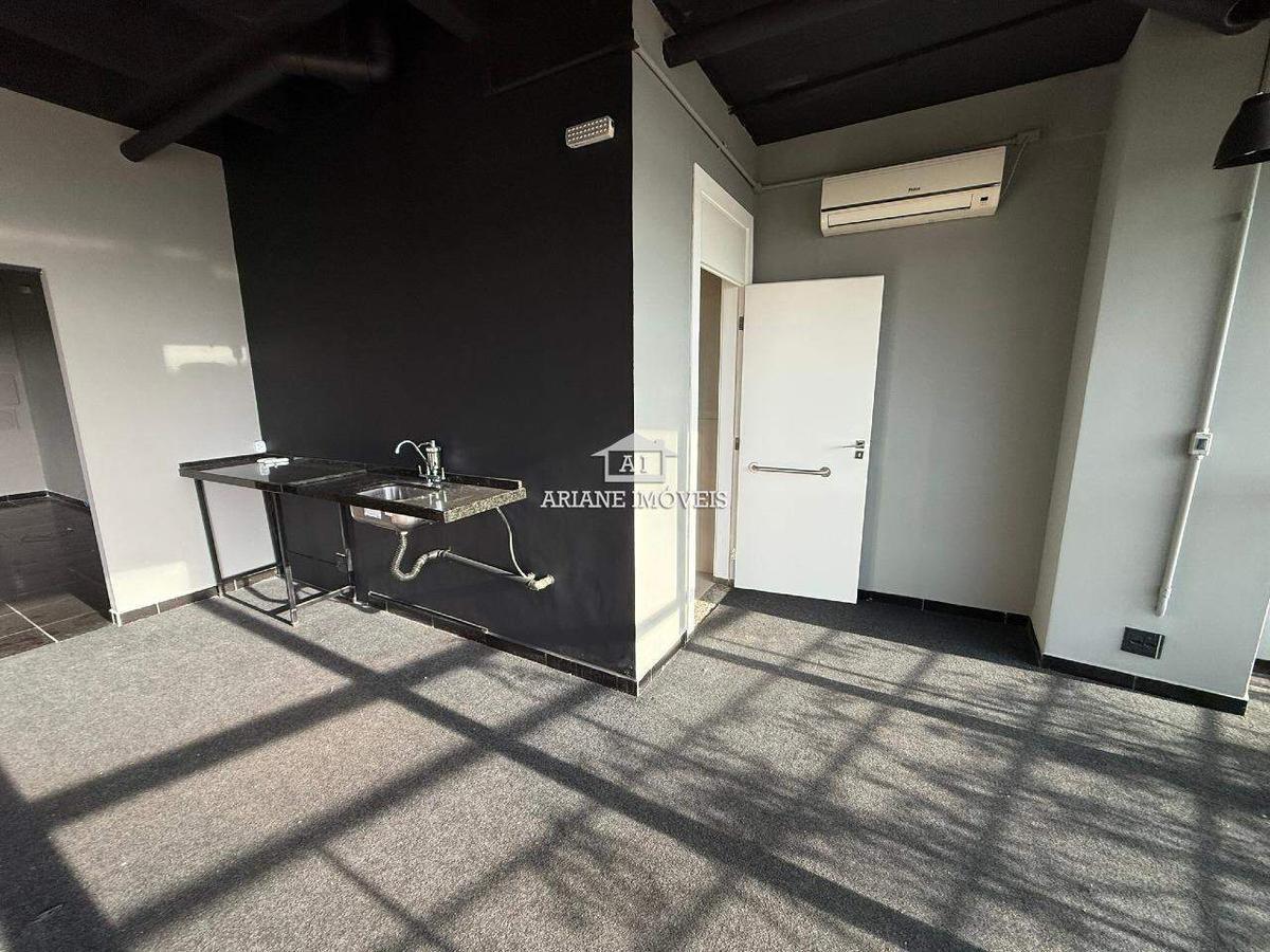 Sala, Estoril, 0 Quarto, 3 Vagas