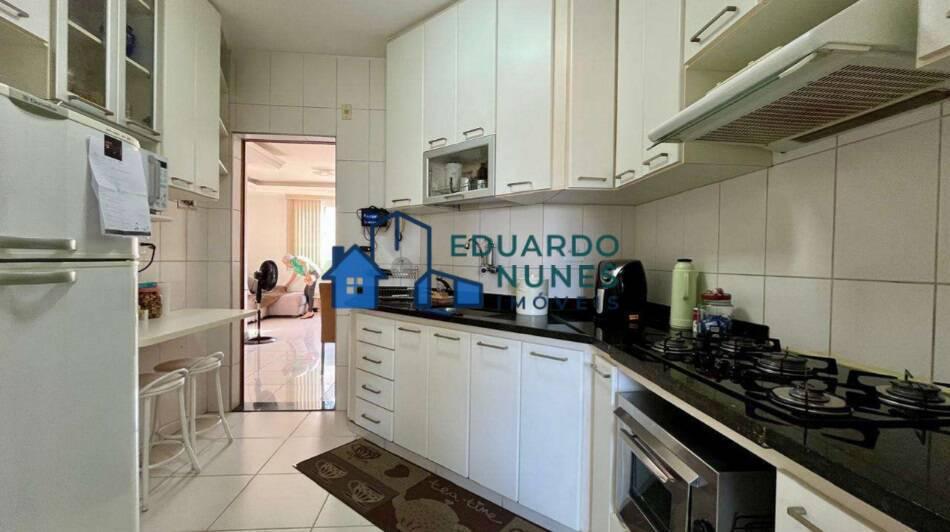 Apartamento, Sagrada Família, 3 Quartos, 2 Vagas, 1 Suíte