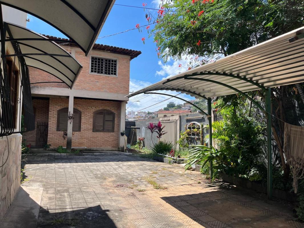 Casa, Santa Efigênia, 6 Quartos, 6 Vagas, 1 Suíte