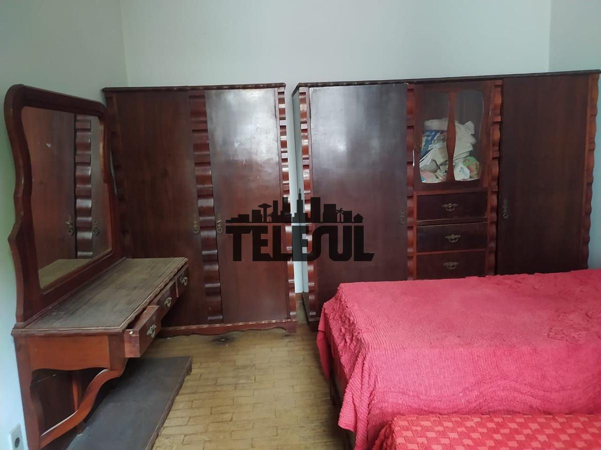 Casa, Centro, 4 Quartos, 0 Vaga, 1 Suíte