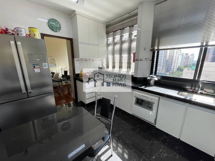 Cobertura, Funcionários, 4 Quartos, 2 Vagas, 2 Suítes