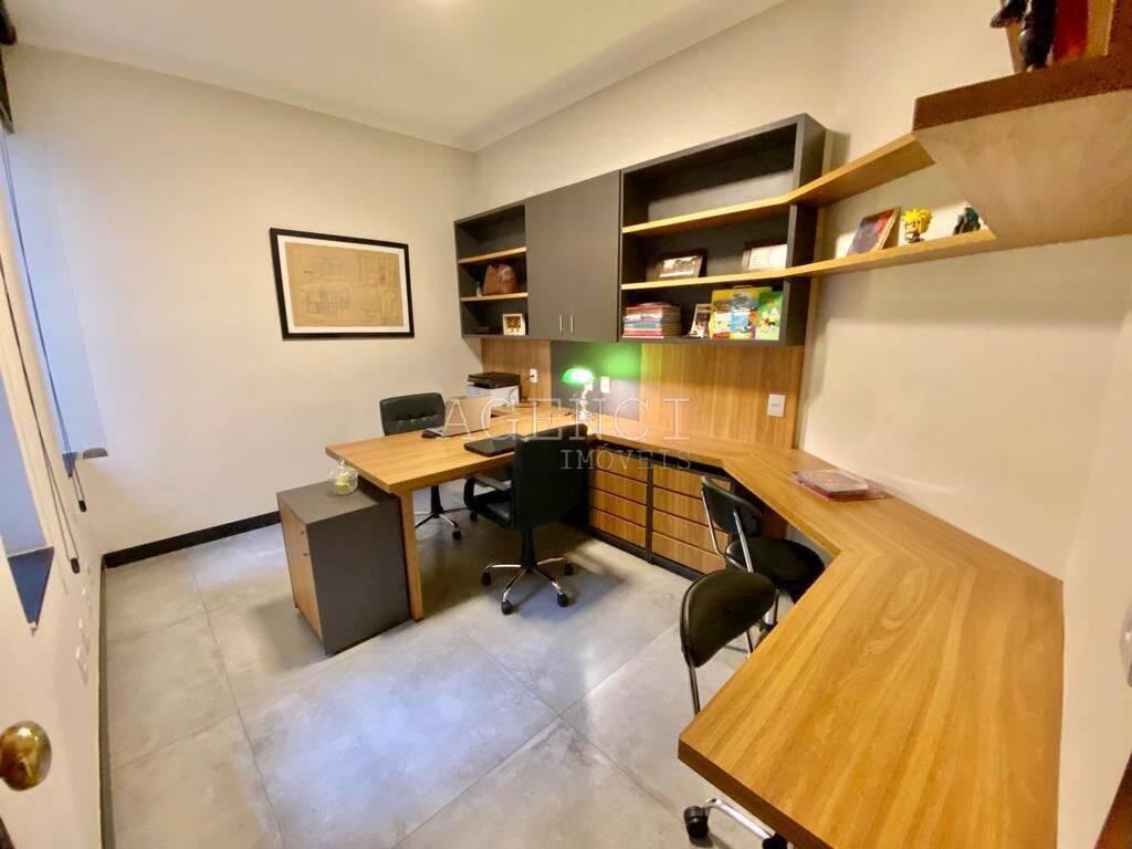 Casa, Castelo, 5 Quartos, 0 Vaga, 5 Suítes