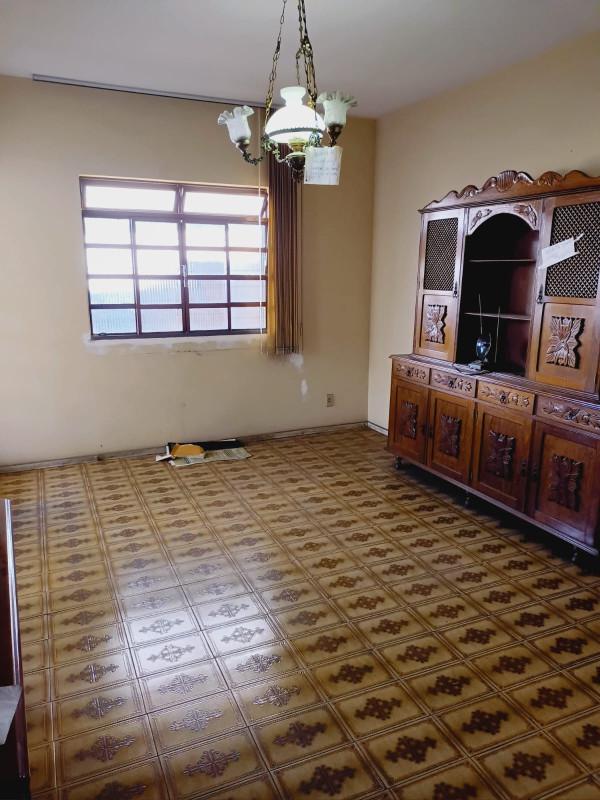 Casa, João Pinheiro, 5 Quartos, 3 Vagas, 1 Suíte