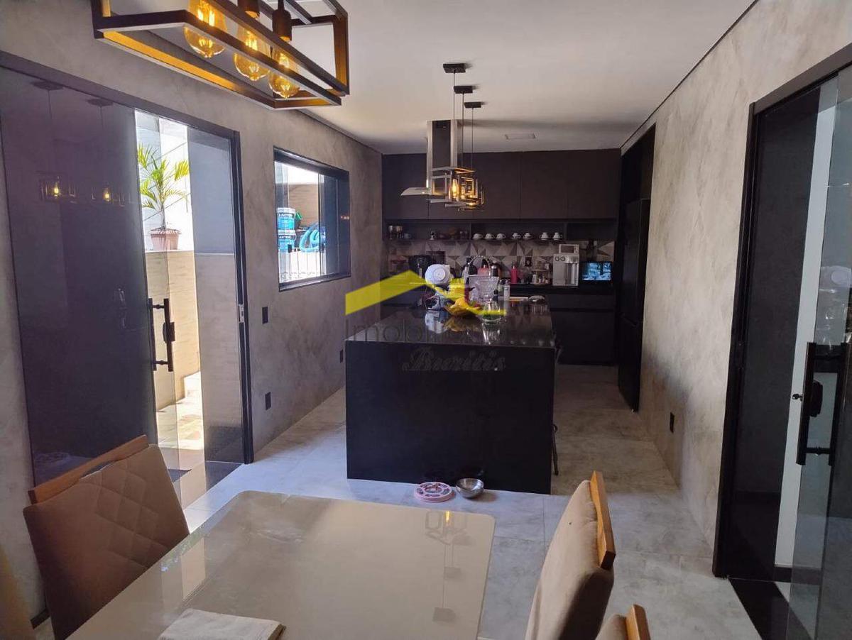 Casa, Conjunto Califórnia, 4 Quartos, 2 Vagas, 1 Suíte