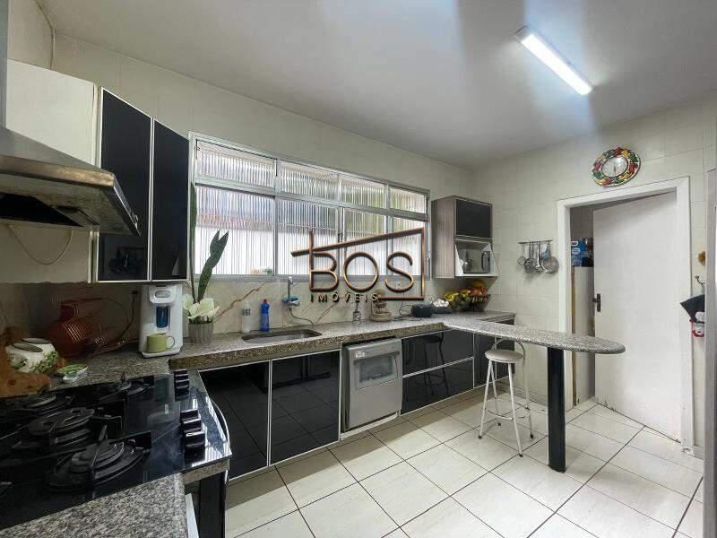 Casa, Santa Lúcia, 5 Quartos, 4 Vagas, 1 Suíte
