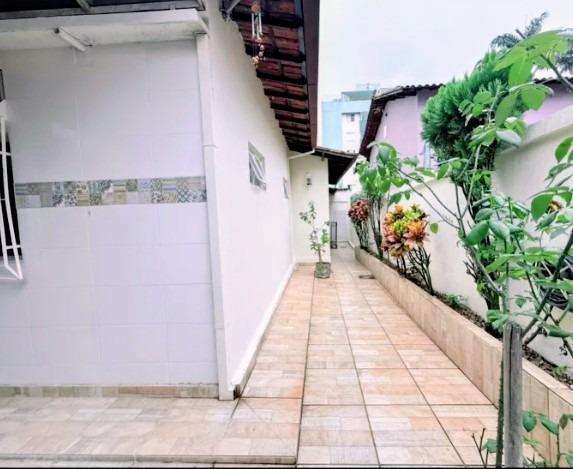 Casa, Castelo, 3 Quartos, 2 Vagas, 1 Suíte