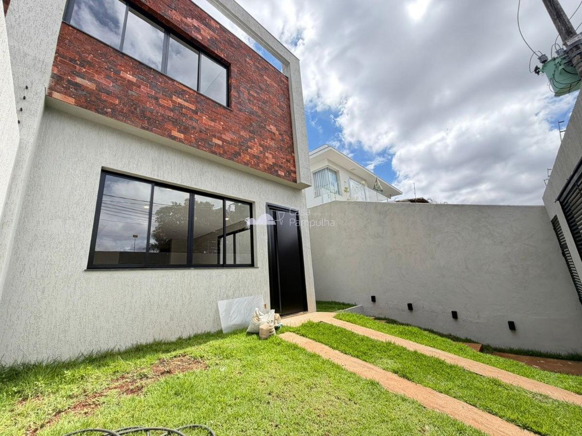Casa, Trevo, 3 Quartos, 2 Vagas, 2 Suítes
