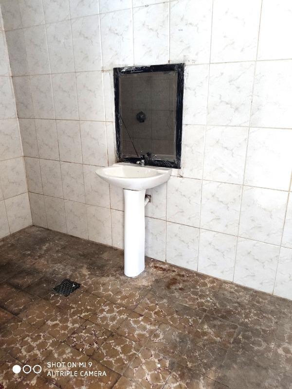 Casa Comercial, Funcionários, 0 Quarto, 0 Vaga
