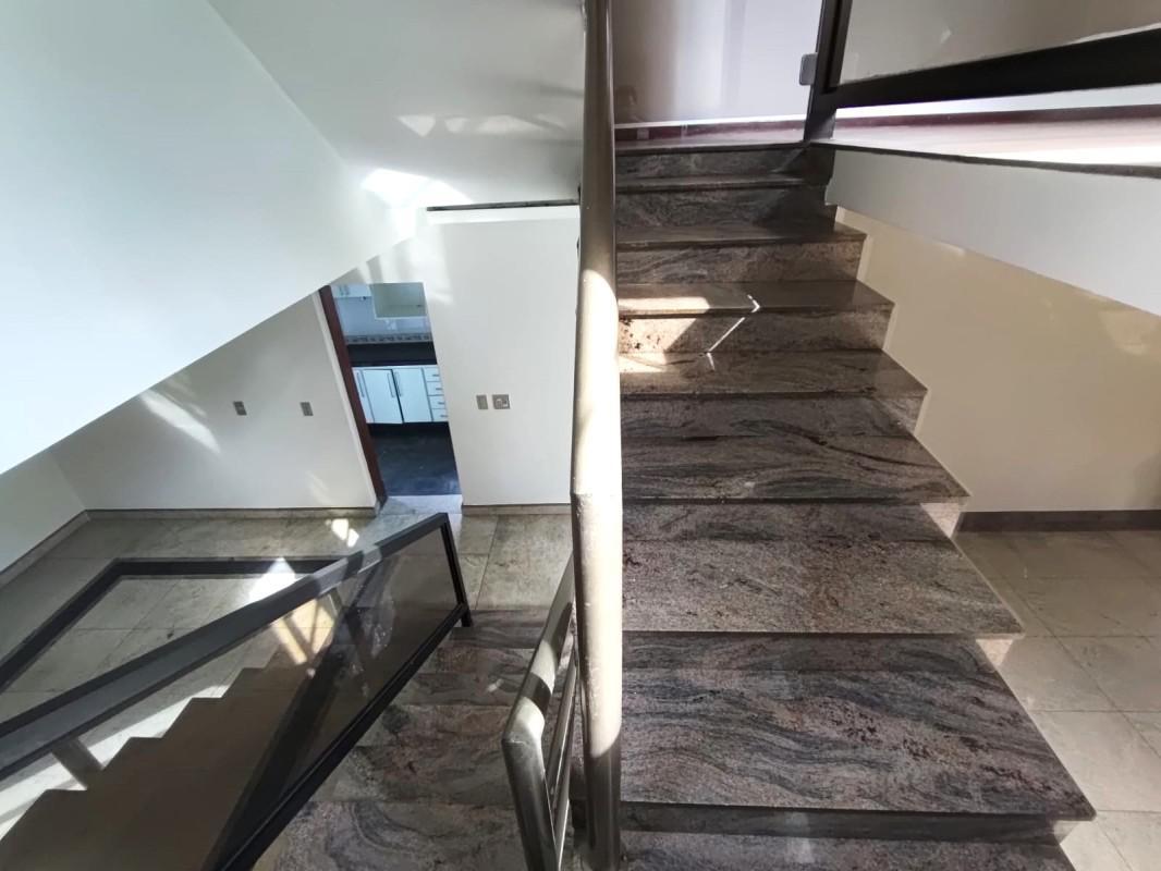 Casa, Inconfidentes, 5 Quartos, 8 Vagas, 2 Suítes