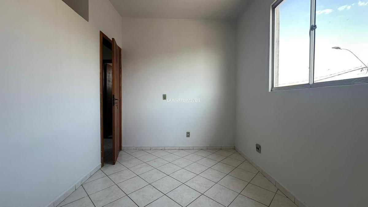 Casa, Fonte Grande, 2 Quartos, 1 Vaga