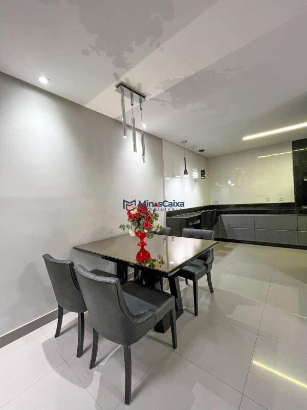 Casa, Santa Maria, 3 Quartos, 2 Vagas, 1 Suíte