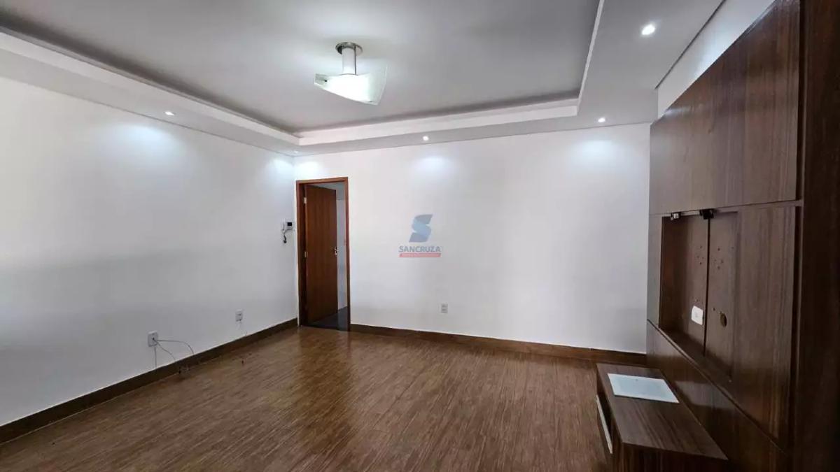 Casa, Fonte Grande, 4 Quartos, 8 Vagas, 1 Suíte